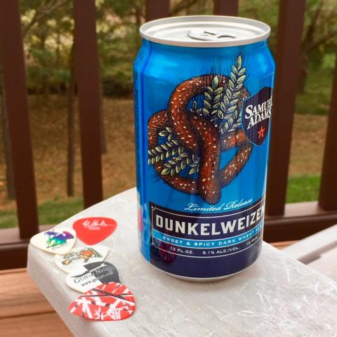 Samuel Adams Dunkelweizen Sweet and Spicy Dark Wheat Ale