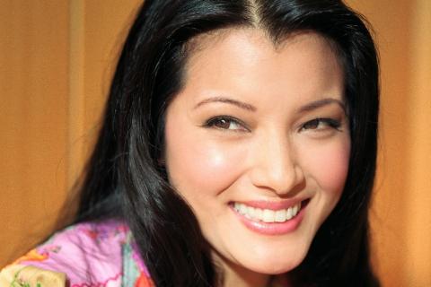 Kelly Hu